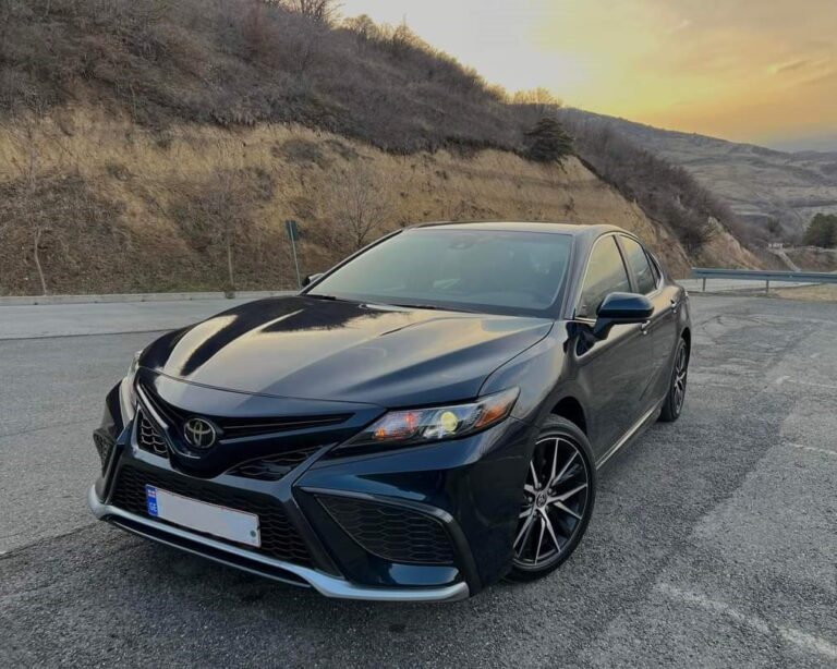Toyota Camry SE